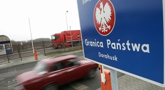 Holenderski sąd: Polska niewłaściwie traktuje uchodźców