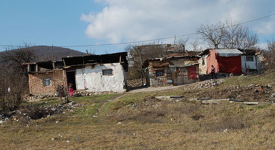FRA: powszechne wykluczenie Romów utrzymuje się