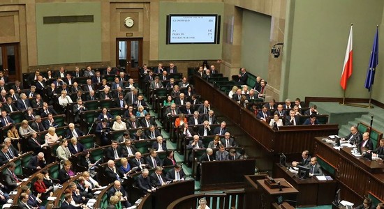 Sejm uchwalił ustawę o Trybunale Konstytucyjnym